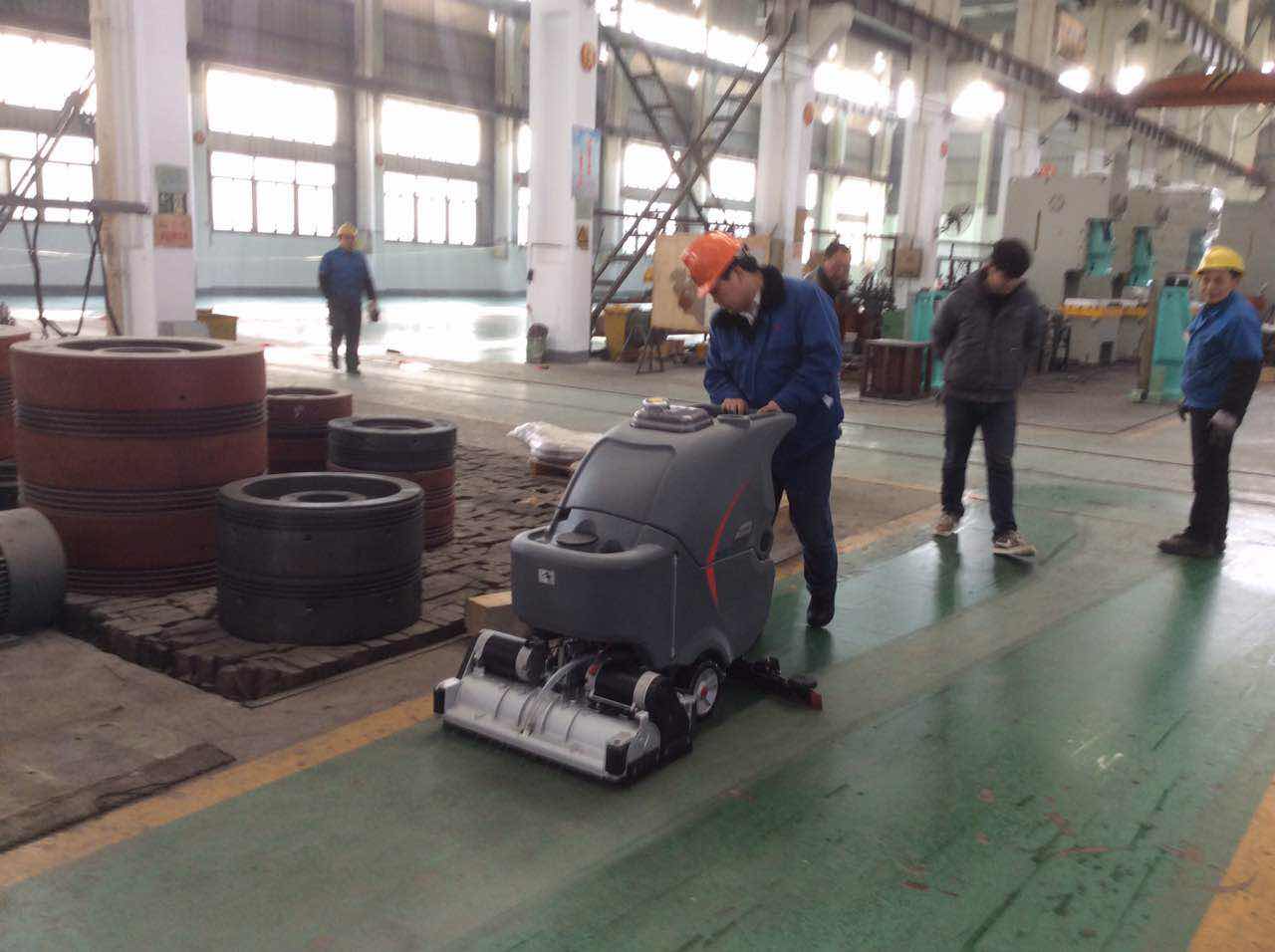 工廠地面油污多怎么清潔？